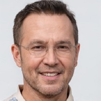 Alex Bennett Image