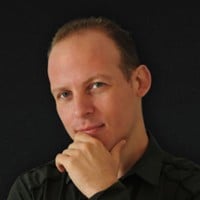 Alex Genadinik Image