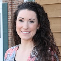 Laura Goellner E-RYT