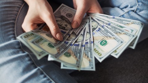 Financial Mathematics - Theory of Interest & Cashflow Models
