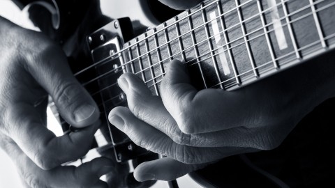 Fingerstyle Guitar Lessons: Master Blues Chords On Acoustic