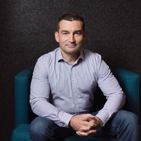 Karoly Nyisztor  Professional Software Architect