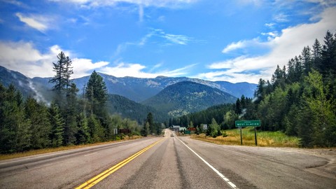 Microservices With Spring Boot and Spring Cloud